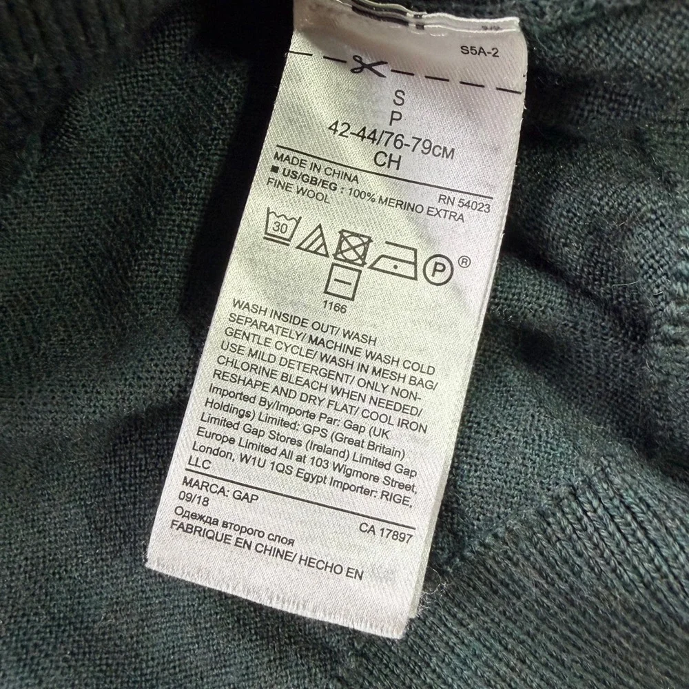 GAP merino crew